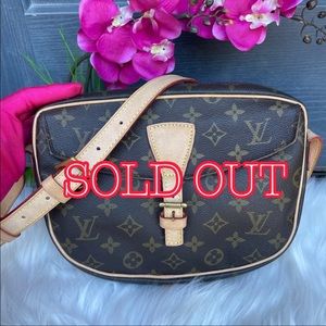 ❌❌SOLD OUT ❌❌LOUIS VUITTON Crossbody bag